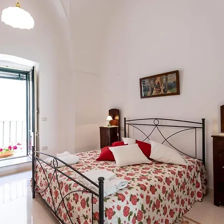 Apartment La Dimora Di Giorgio E Silene Matino