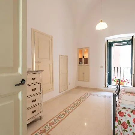 Apartment La Dimora Di Giorgio E Silene *