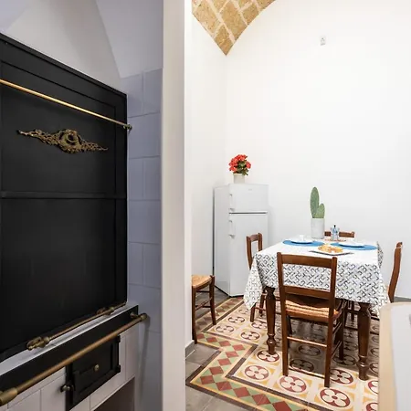 Apartment La Dimora Di Giorgio E Silene Matino
